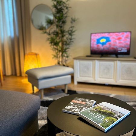 Big Apartment Eiffel Tower View باريس المظهر الخارجي الصورة